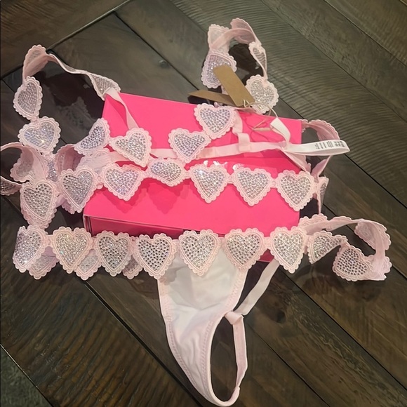 SKIMS Rhinestone Heart Set💕 - Picture 9 of 16